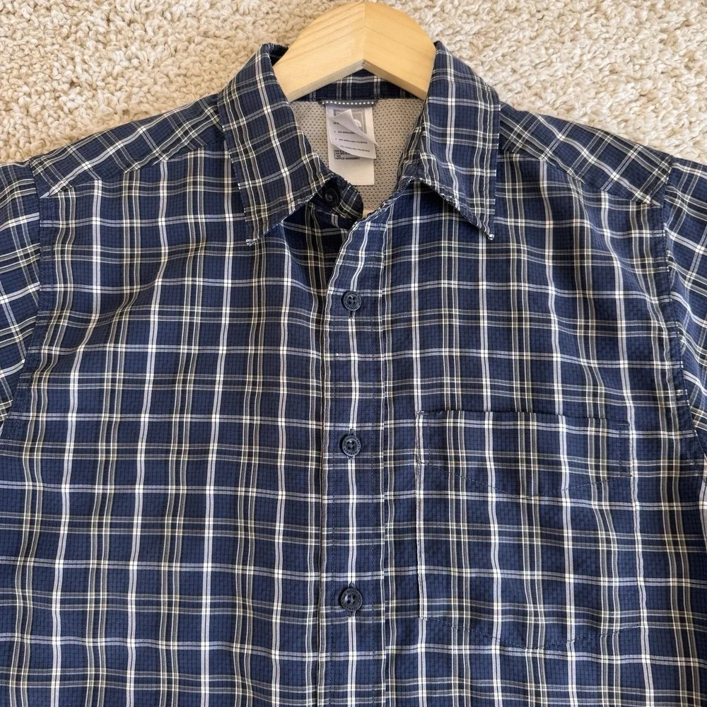 The North Face Men's Small Plaid Short Sleeve Button Up Shirt Blue Outdoor